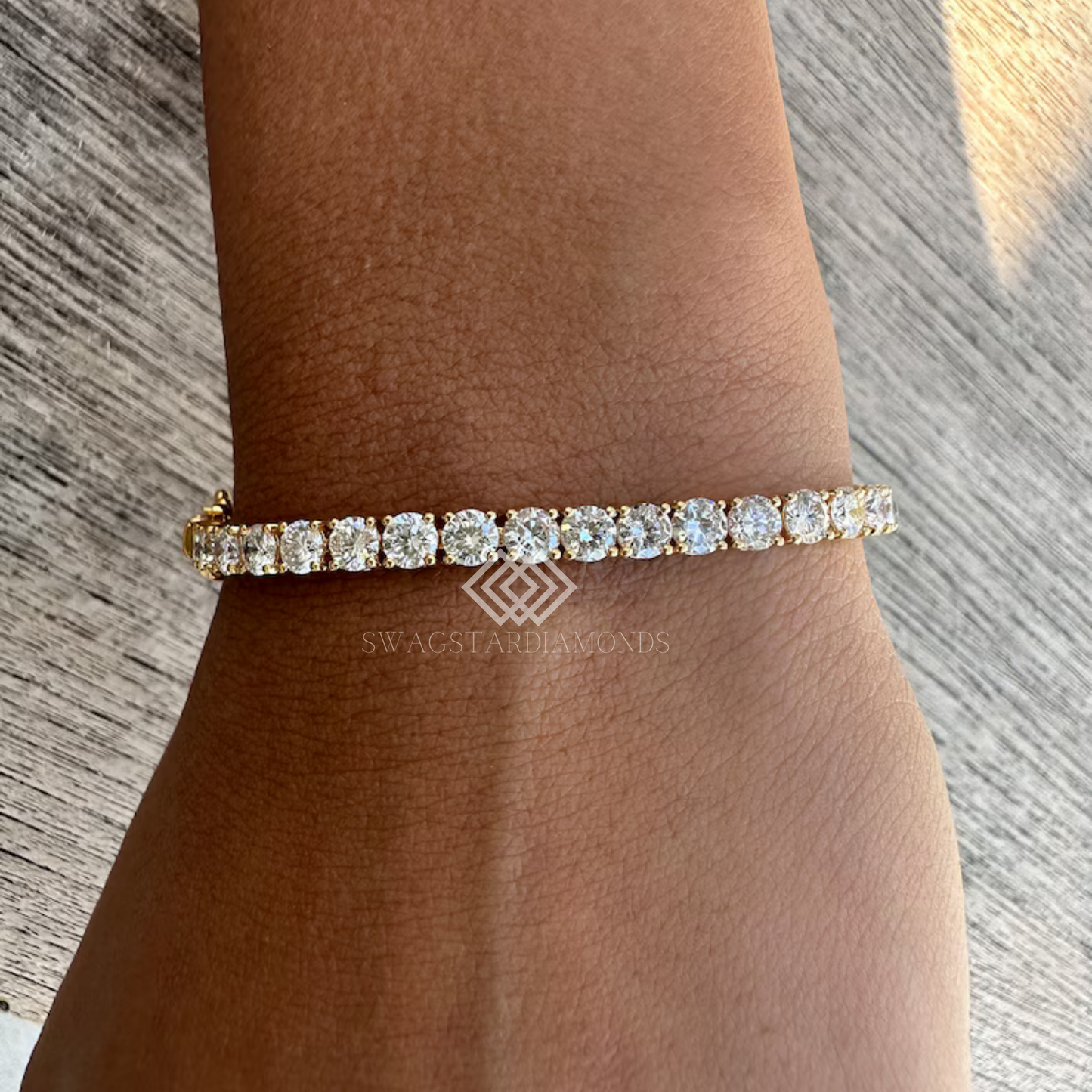 Round Diamond Bracelet With Lab-Grown & Natural Diamonds, Jewelry By Leading Manufacturer From Swagstar, Surat. Explore Wedding, Engagement, Eternity Rings,  Earring & Studs, Bracelets In 10k, 14k, & 18k Gold Varieties, Including White, Yellow, Rose Gold.