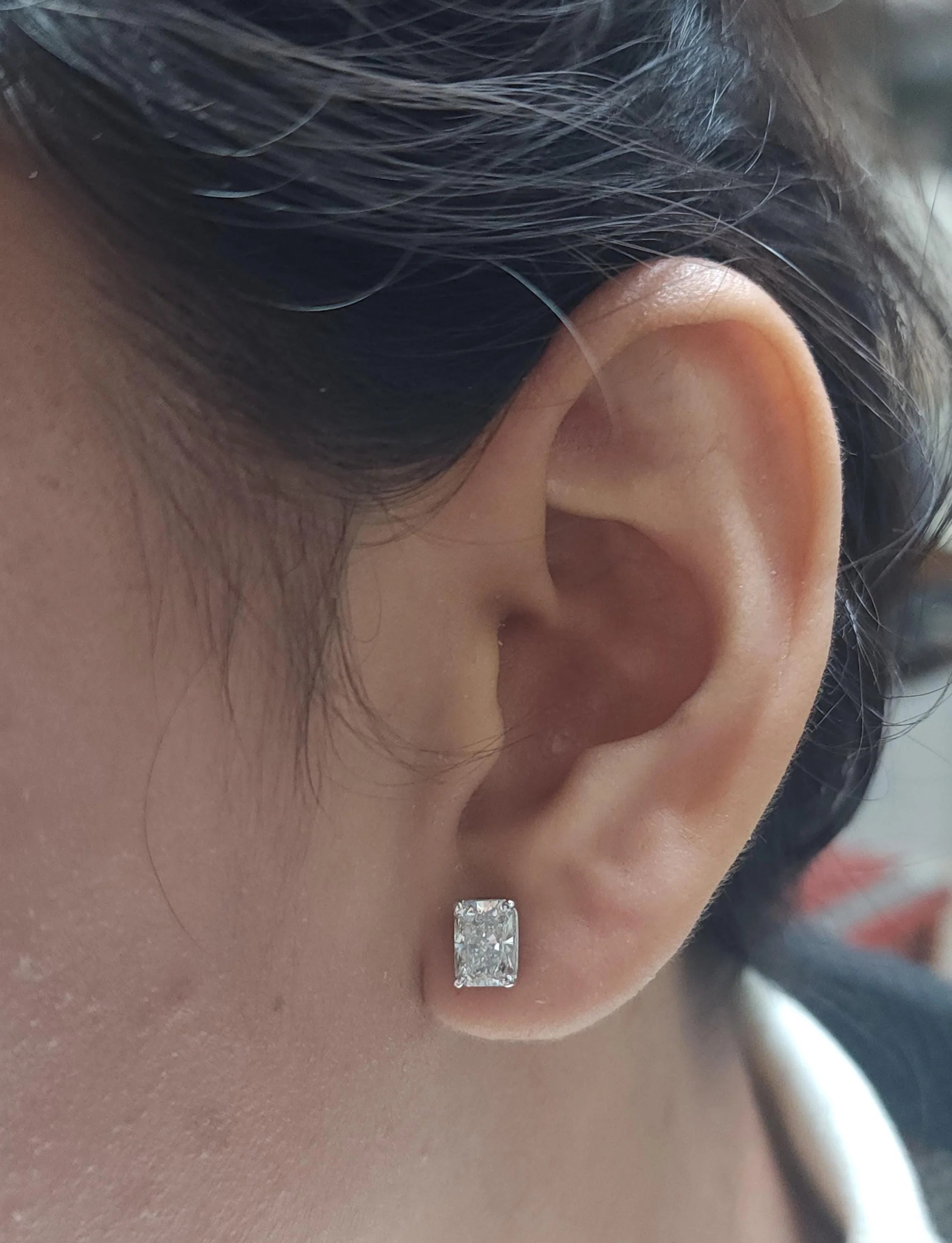14K White Gold Stud Earring