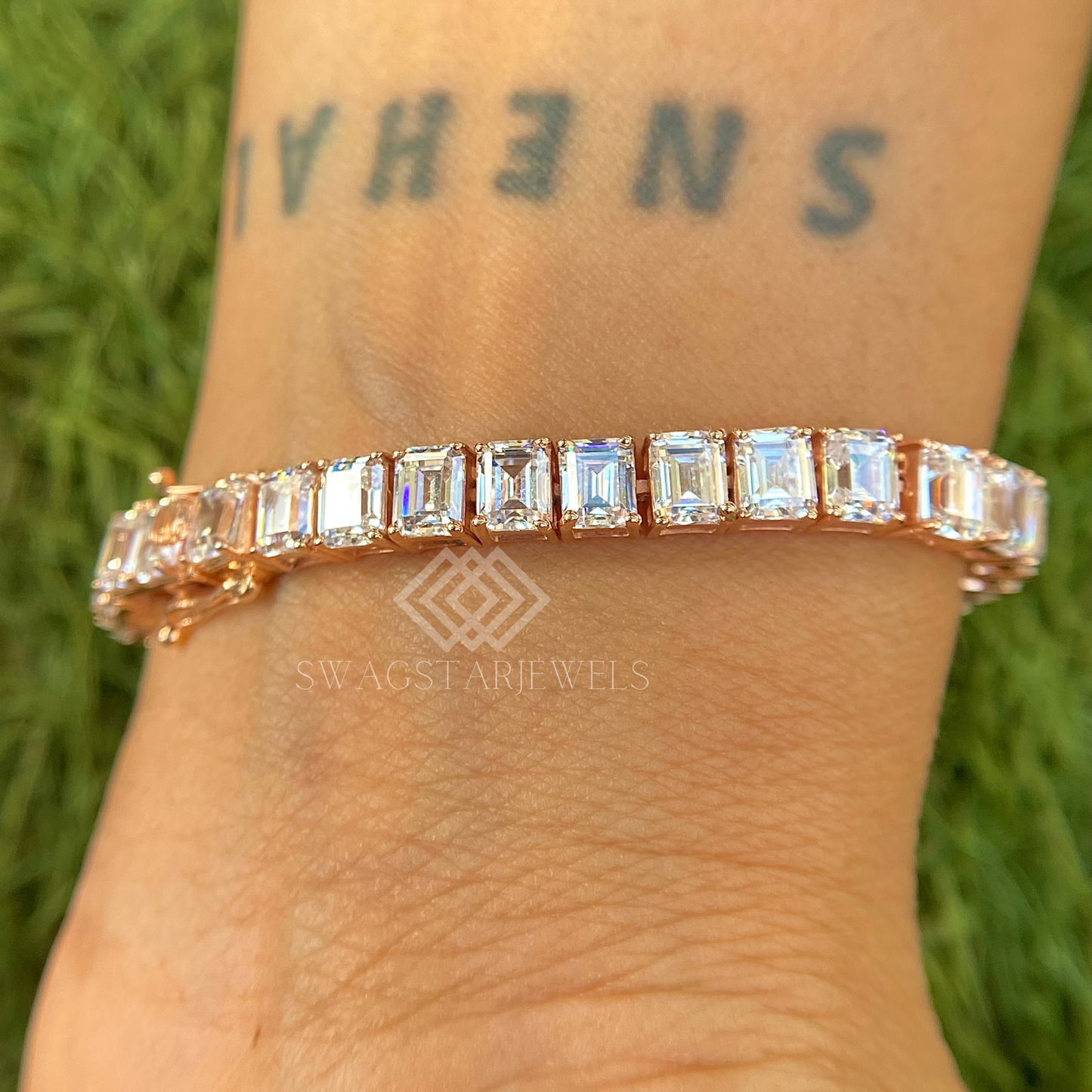 Dual Diamond Bracelet With Lab-Grown & Natural Diamonds, Jewelry By Leading Manufacturer From Swagstar, Surat. Explore Wedding, Engagement, Eternity Rings,  Earring & Studs, Bracelets In 10k, 14k, & 18k Gold Varieties, Including White, Yellow, Rose Gold.