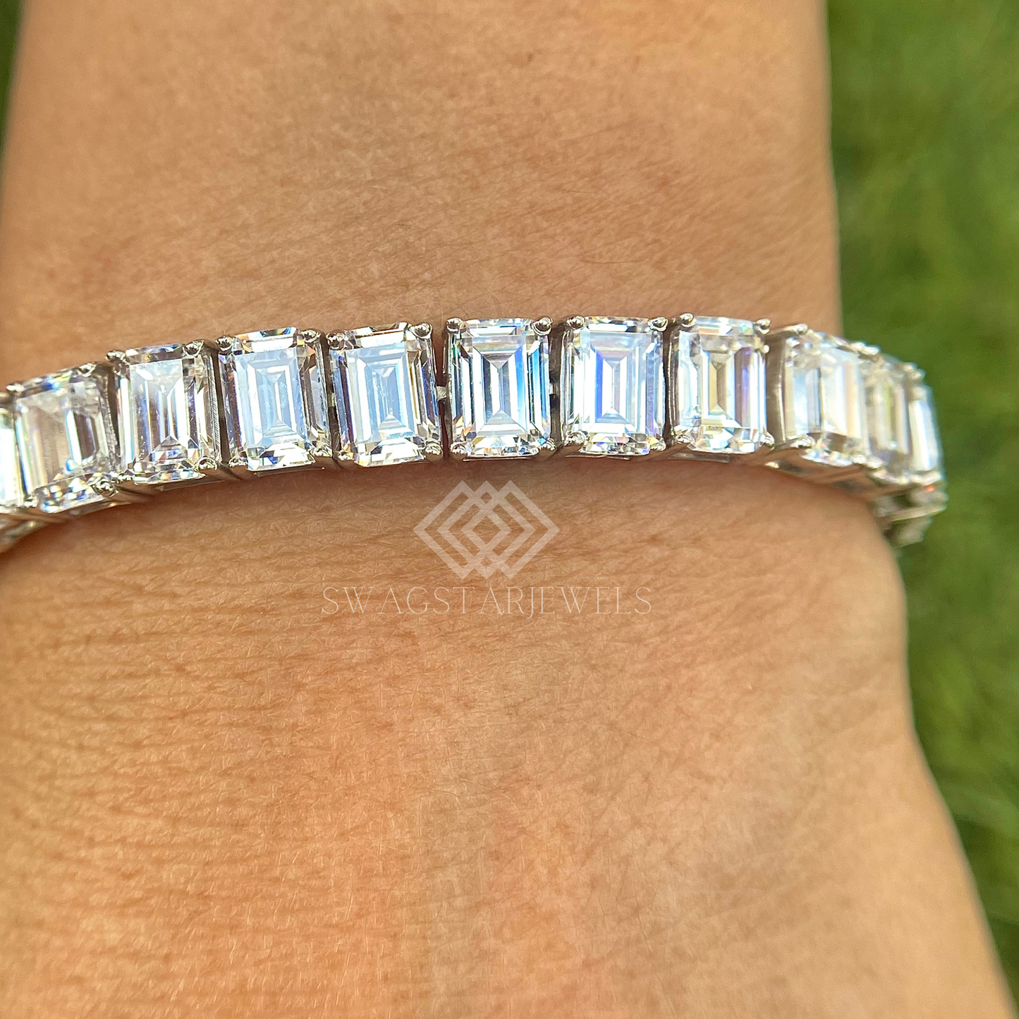 Emerald Cut Bracelet With Lab-Grown & Natural Diamonds, Jewelry By Leading Manufacturer From Swagstar, Surat. Explore Wedding, Engagement, Eternity Rings,  Earring & Studs, Bracelets In 10k, 14k, & 18k Gold Varieties, Including White, Yellow, Rose Gold.