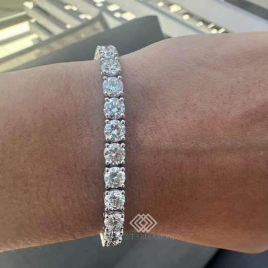 Round Diamond Bracelet With Lab-Grown & Natural Diamonds, Jewelry By Leading Manufacturer From Swagstar, Surat. Explore Wedding, Engagement, Eternity Rings,  Earring & Studs, Bracelets In 10k, 14k, & 18k Gold Varieties, Including White, Yellow, Rose Gold.