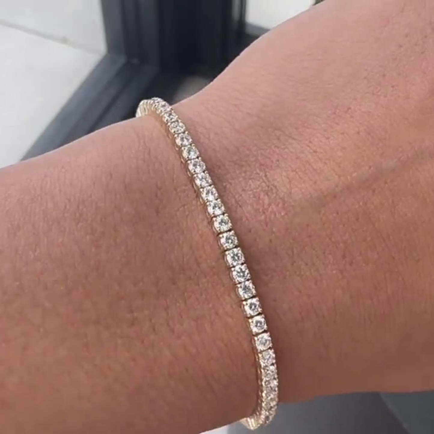 Round Cut Bracelet With Lab-Grown & Natural Diamonds, Jewelry By Leading Manufacturer From Swagstar, Surat. Explore Wedding, Engagement, Eternity Rings,  Earring & Studs, Bracelets In 10k, 14k, & 18k Gold Varieties, Including White, Yellow, Rose Gold.