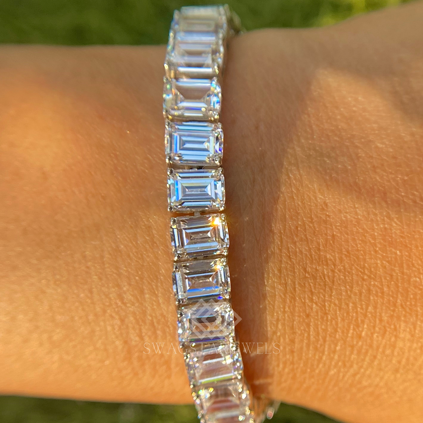 Emerald Cut Bracelet With Lab-Grown & Natural Diamonds, Jewelry By Leading Manufacturer From Swagstar, Surat. Explore Wedding, Engagement, Eternity Rings,  Earring & Studs, Bracelets In 10k, 14k, & 18k Gold Varieties, Including White, Yellow, Rose Gold.