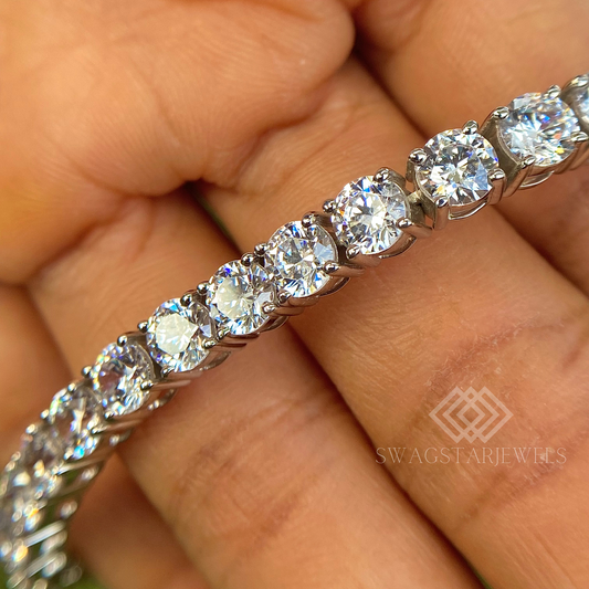 Round Shape Bracelet With Lab-Grown & Natural Diamonds, Jewelry By Leading Manufacturer From Swagstar, Surat. Explore Wedding, Engagement, Eternity Rings,  Earring & Studs, Bracelets In 10k, 14k, & 18k Gold Varieties, Including White, Yellow, Rose Gold.