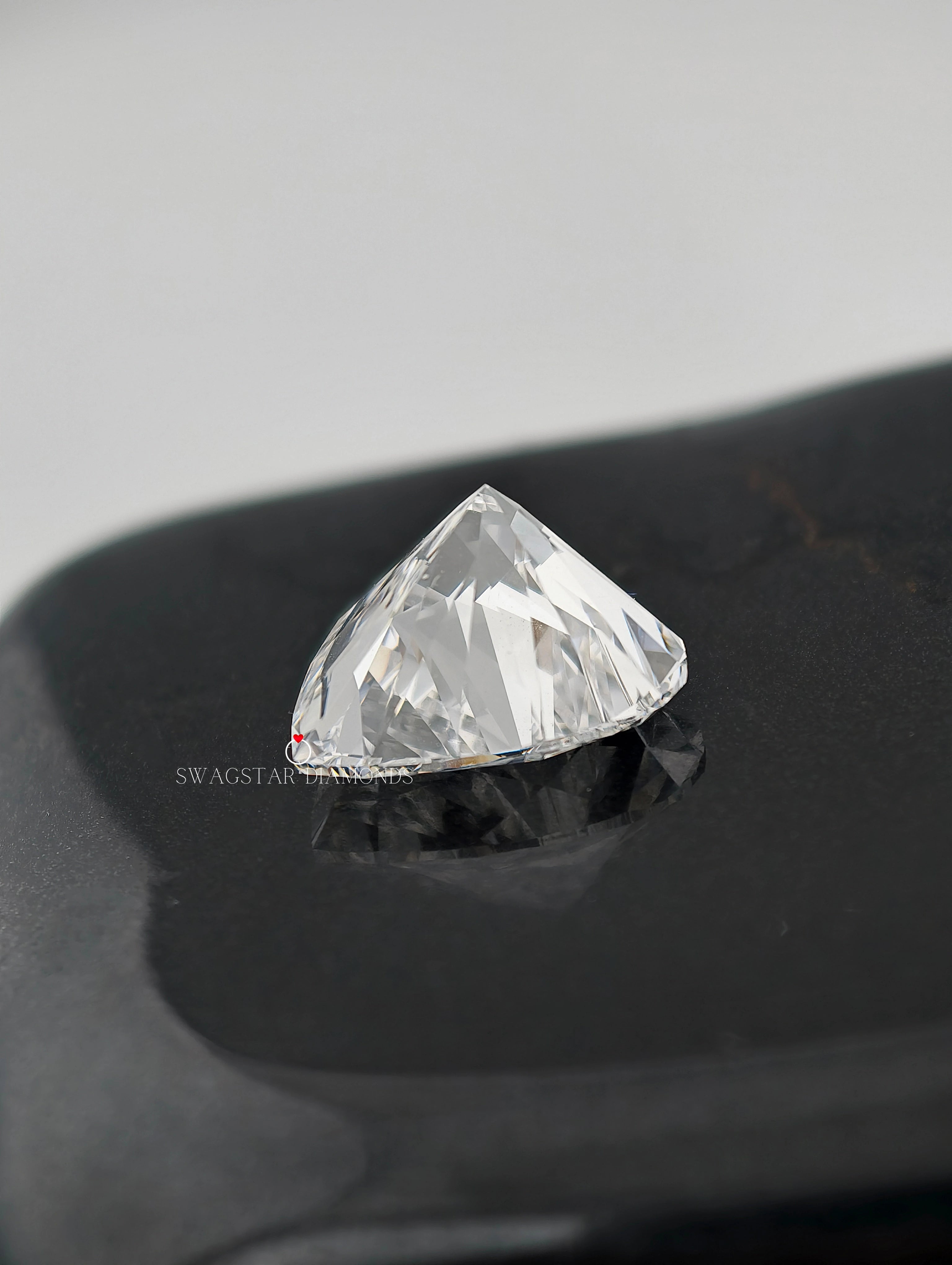 IGI Certified Heart Shaped Lab Grown Diamond 1.00 Carat To 5.00 Carat D to G Color VVS1 to VS2 Clairity