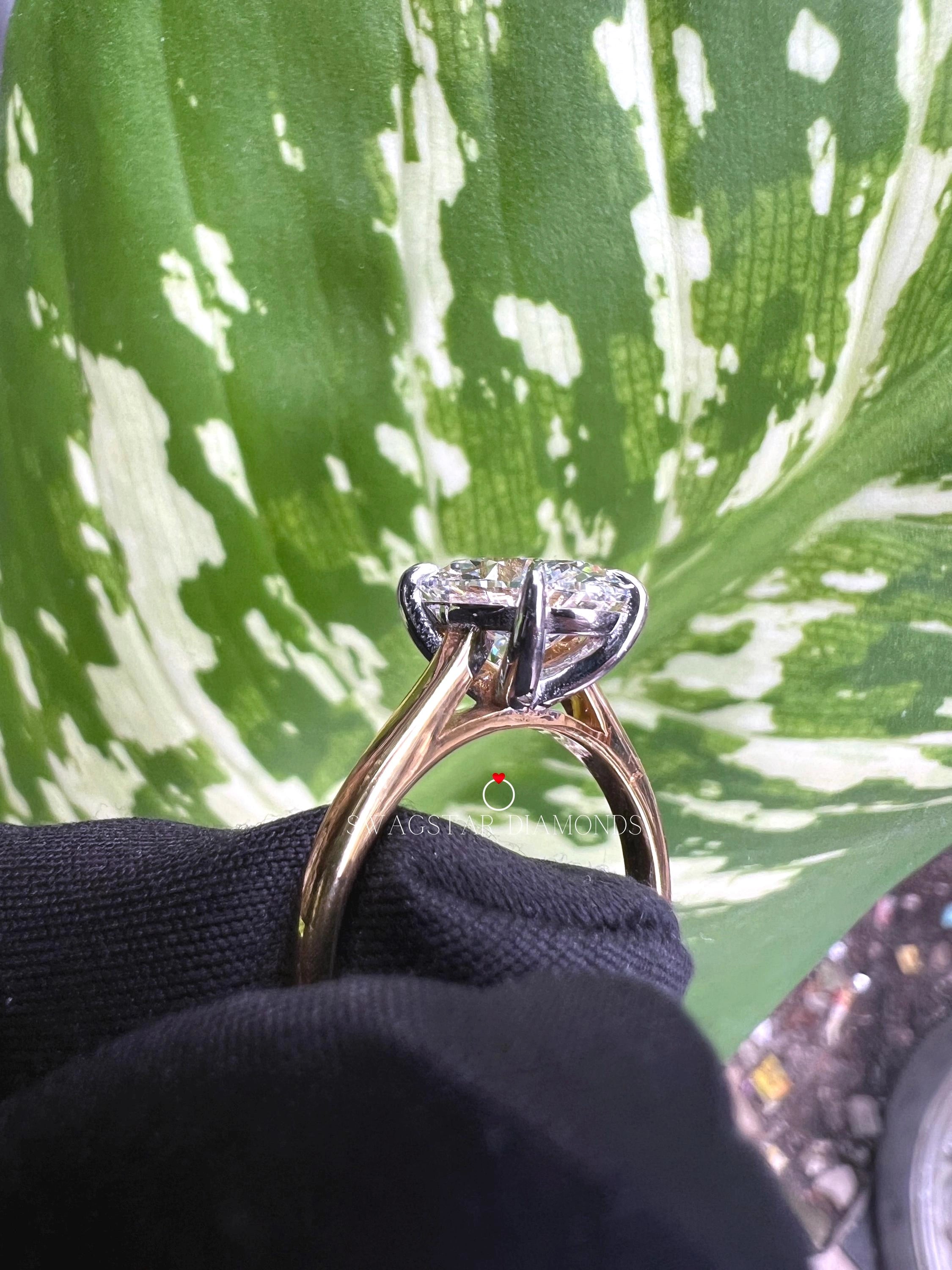 Oval Cut Diamond Wedding Anniversary Ring