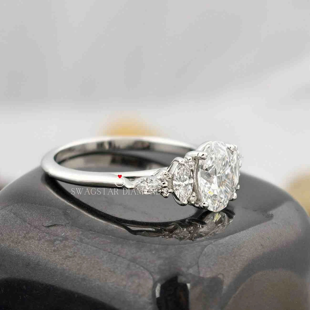 Oval Cut Engagement Ring