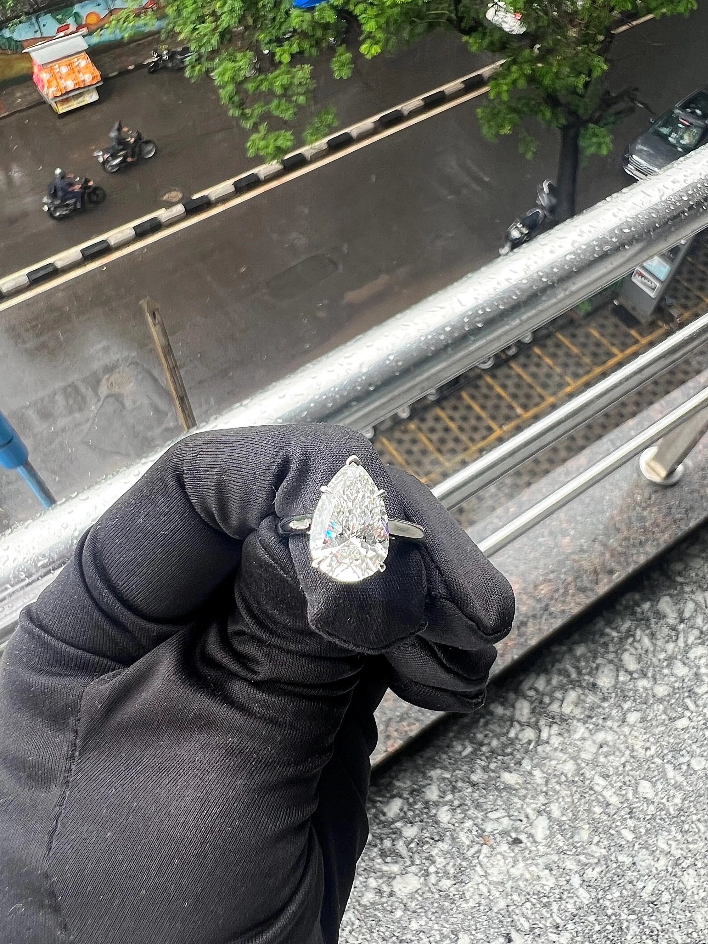 Pear Cut Lab Diamond IGI Certified Engagement Ring