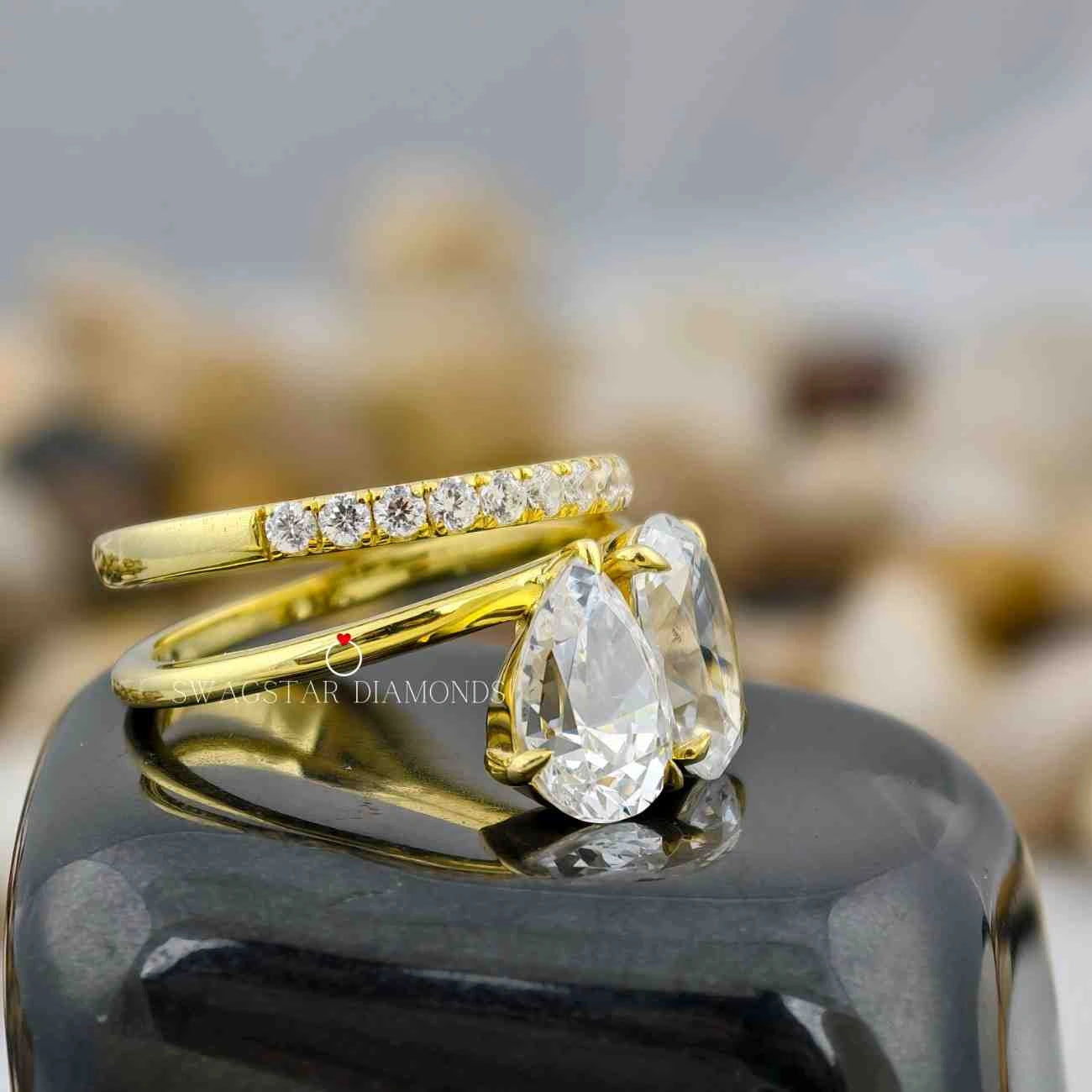 Pear & Oval Cut Toi Et Moi Ring