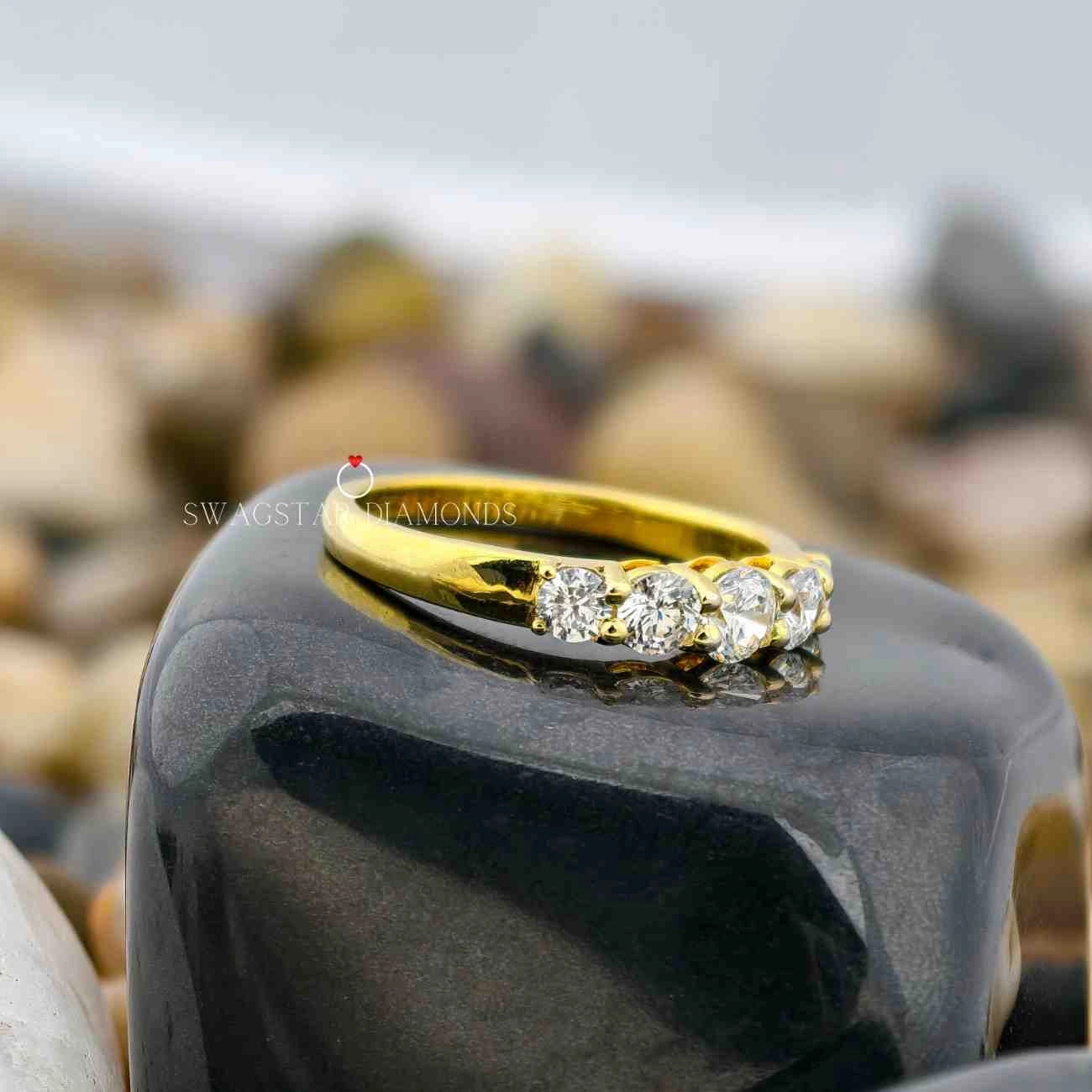 Round Cut Diamond Ring