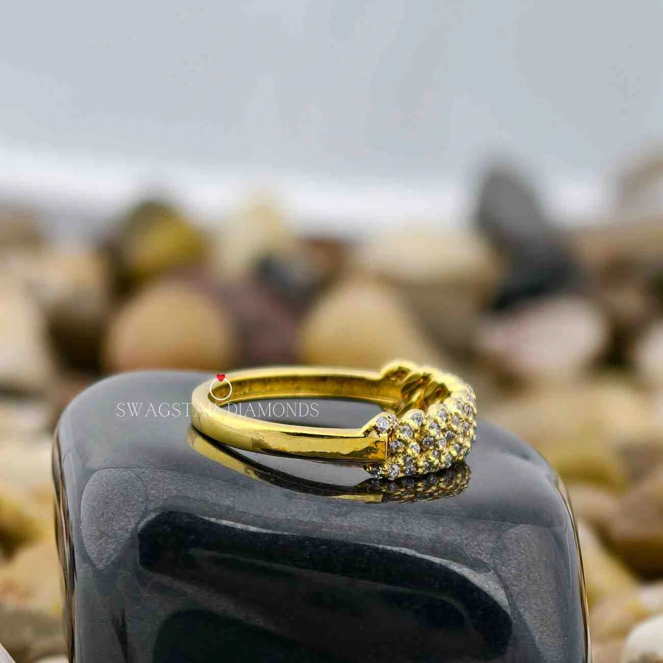 Round Cut Engagement Ring