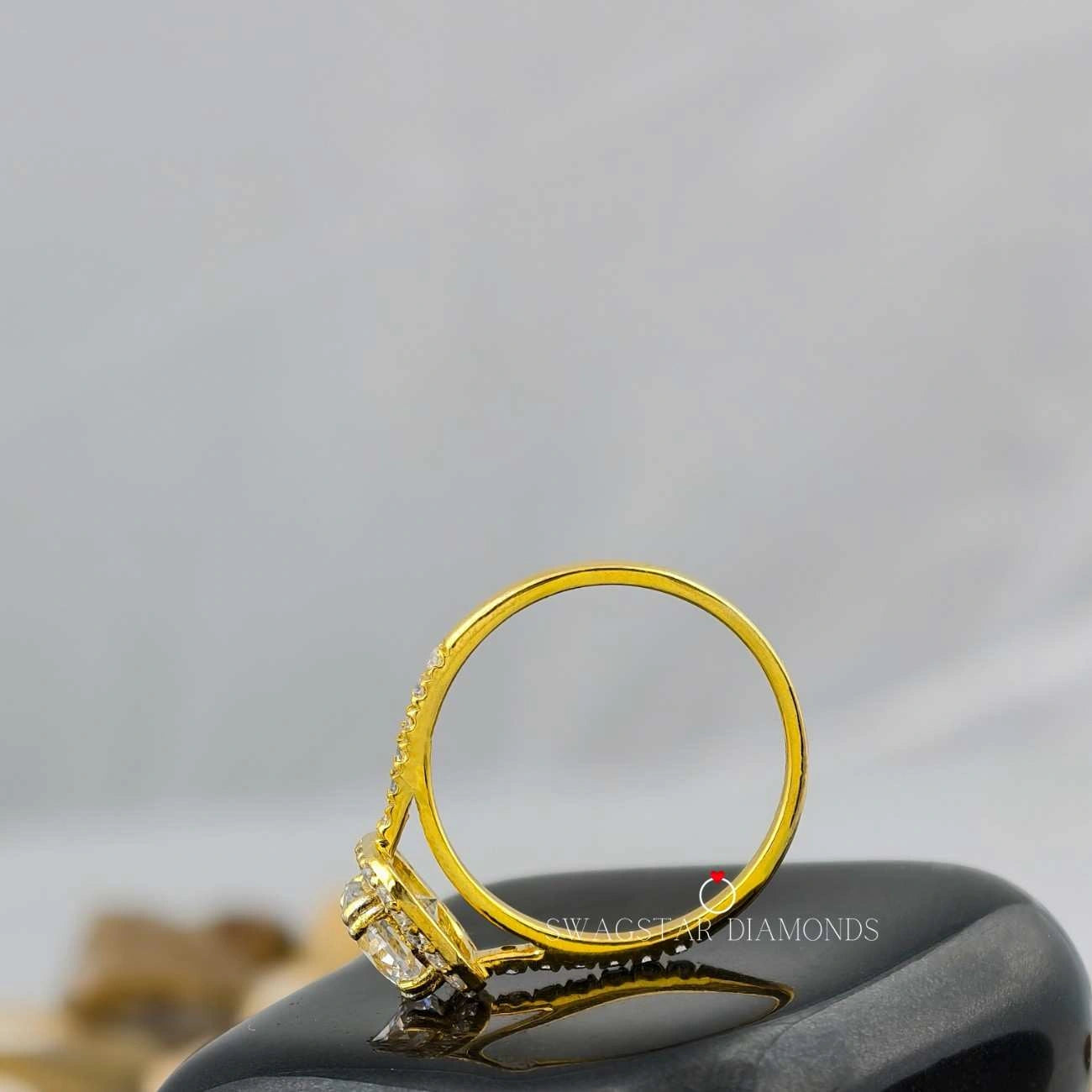 Round Cut Engegament Ring For Women
