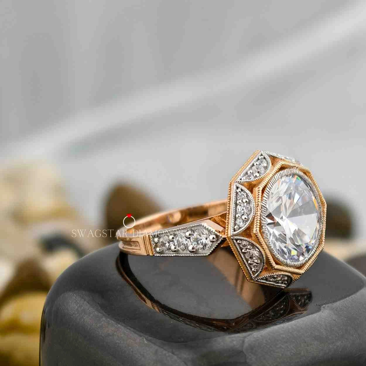 Round Cut Halo Engagement Ring
