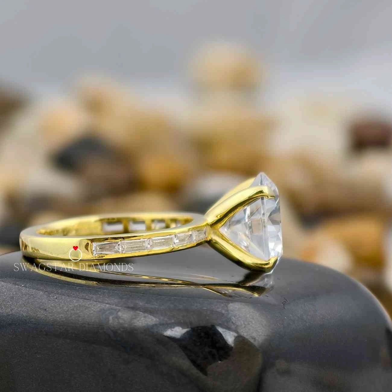 Round Cut Side Baguette Diamond Ring 