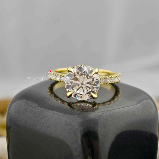 Round Cut Solitaire Engagement Ring
