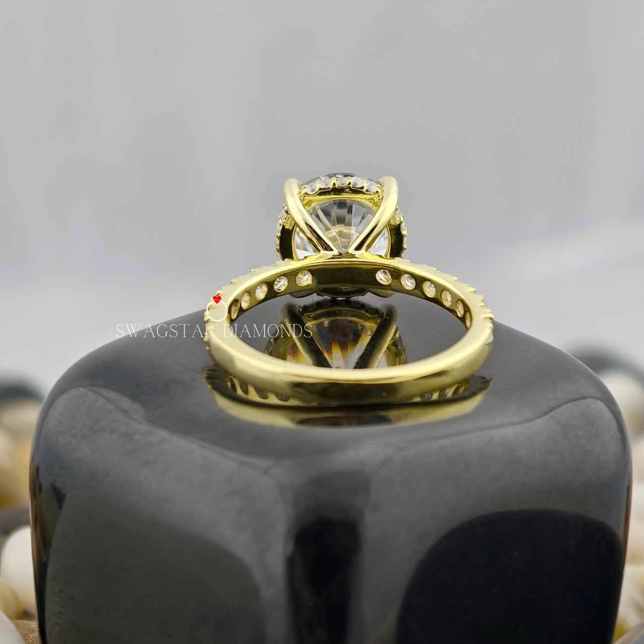 Round Cut Solitaire Ring