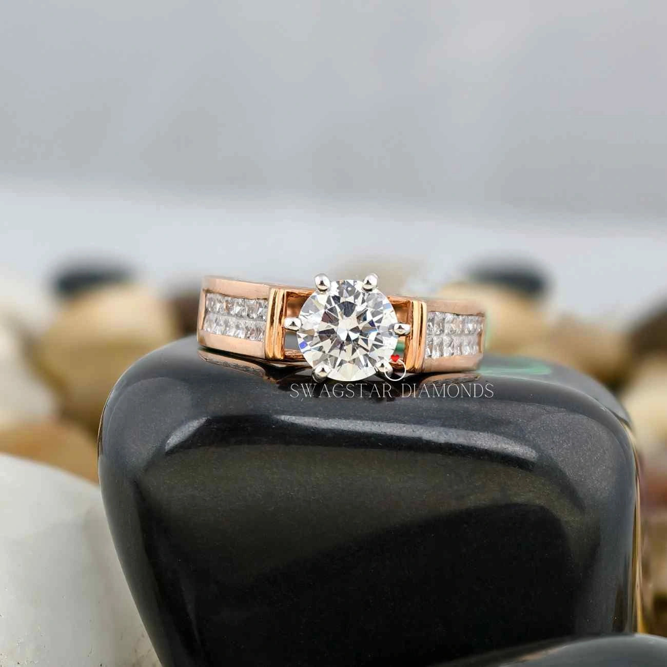Round Cut Wedding Ring
